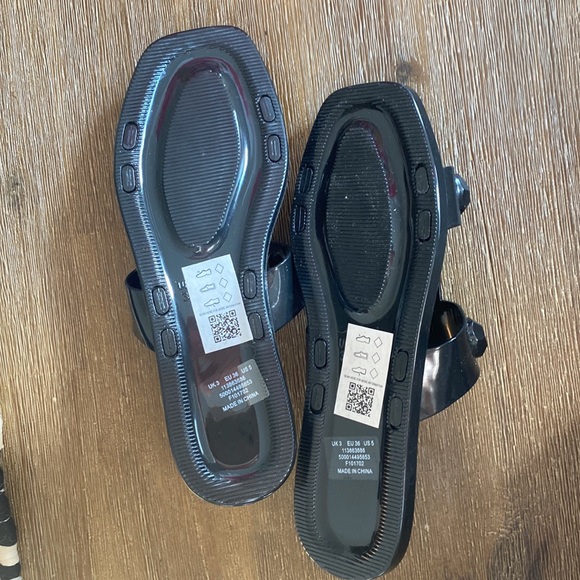 Black Sandals NWT - Picture 2 of 2